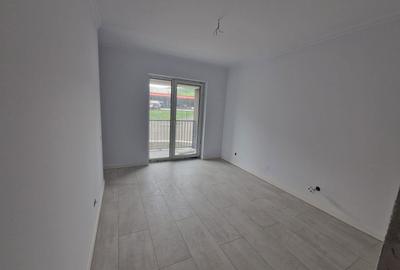 Apartament cu 4 camere semidecomandat în Florești - 5