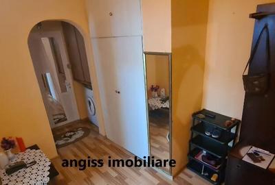 Apartament cu 2 camere cartier C5 etajul 4 - 4