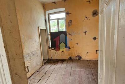 Casă cu 3 camere cu Teren 157 Mp în Central