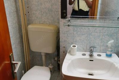De vanzare apartament 3 camere decomandat, B-dul Dacia, Oradea - 4