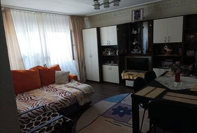 Apartament cu 3 camere decomandat în Sud - 1