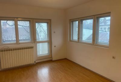 Casă cu 4 camere cu Canalizare în Mitropolie - 1