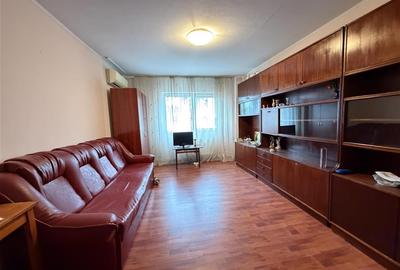 Apartament cu 2 camere decomandat în Nicolina