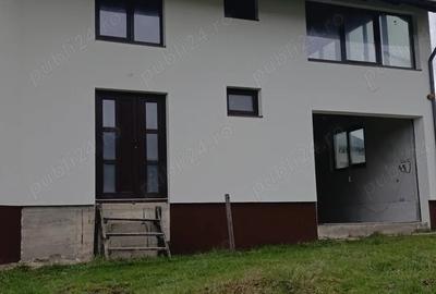 Casa de vanzare cu gradina 2000 metri patra?i - 9