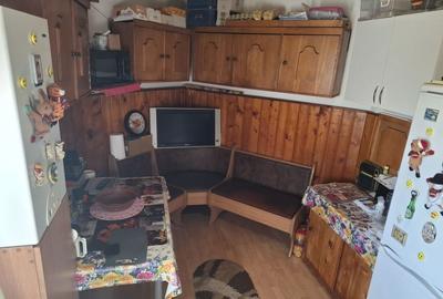 Apartament cu 2 camere decomandat în Tractorul - 4