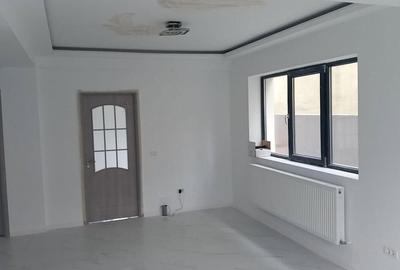 Casă cu 4 camere cu Teren 180 Mp în Exterior Vest - 2