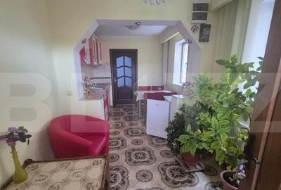 Pensiune turistica + casa de locuit, 315 mp, teren 761 mp, z - 4