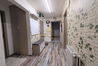 Apartament cu 3 camere decomandat în 9 Mai - 8