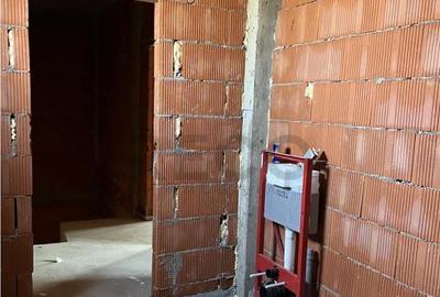 Casă cu 3 camere cu Teren 350 Mp în Central - 10