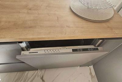 Apartament cu 3 camere, mobilat în Tractorul - 4