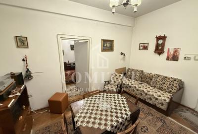 Apartament cu 3 camere semidecomandat, mobilat în Central
