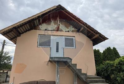 Casa / Vila cu 4 camere de vanzare - 2