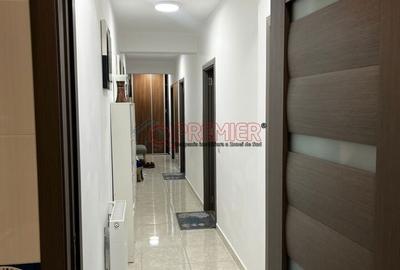 Apartament cu 3 camere în Central - 3