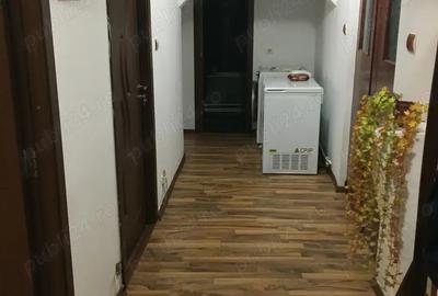 Apartament 3 camere decomandat . - 1