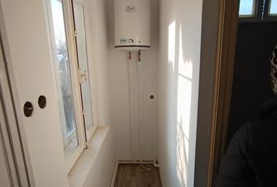 Vanzare casa 3 camere  din caramida presa renovata si teren arabil 1091mp - 6