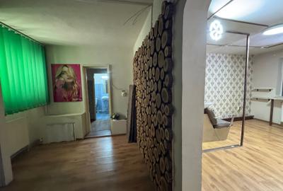 2 cam, parter, cu balcon, 50 mp, fara imbunatatiri, str. Unirii - 14