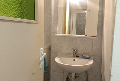 Garsonieră decomandată, mobilată în Militari