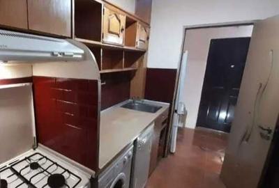 Garsonieră decomandată în Central - 7