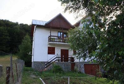 Casă cu 5 camere cu Teren 396 Mp în Cheia - 2