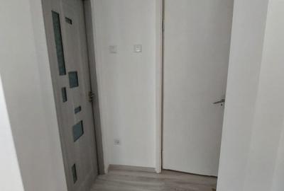Apartament cu 3 camere semidecomandat în Central - 10