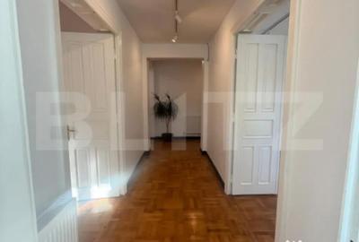 Spațiu comercial, de 100 mp, în Democrației - 1