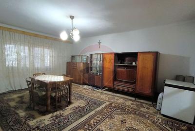 Casa 3 camere si 1400 mp teren in Brateiu - jud. Sibiu - 11