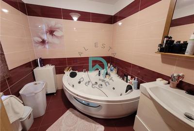 Casă individuală cu 6 camere cu Garaj în Tractorul - 6