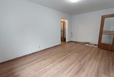 Bd. Chisinau , statia Pictor Harlescu, bloc stradal, reabilitat - 9