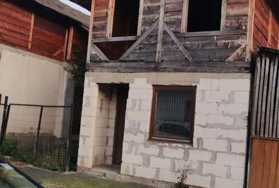 Casă cu 4 camere în Central - 2