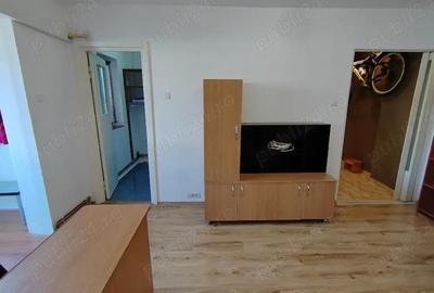 Apartament cu 3 camere semidecomandat în Dacia - 1