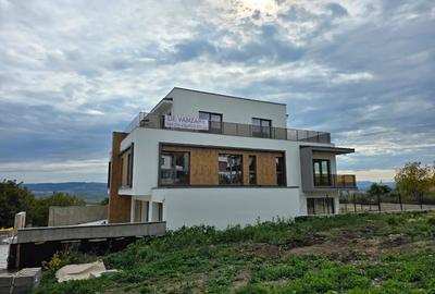 DUPLEX PREMIUM P+E+R CU PANORAMA CART VORONET DUPLEX PREMIUM P+E+R CU PANORAMA CART VORONET - 6