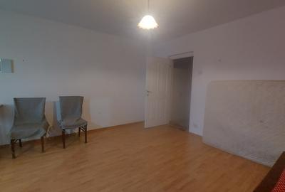 Bucur Obor, Liceu Iulia Hasdeu - 20