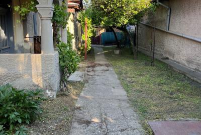 Casă cu 4 camere în Central - 1