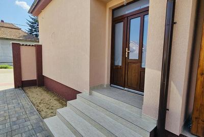 Casă individuală cu 4 camere cu Canalizare în Sântion - 2
