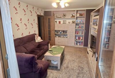 APARTAMENT 3 CAMERE| DECOMANDAT | Tractorul - 2 locuri de parcare | etajul 3.