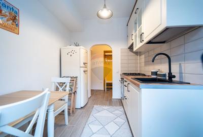 Apartament cu 2 camere semidecomandat, mobilat în Tractorul - 11