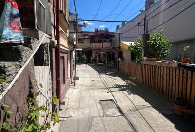 Casă individuală cu 10 camere cu Canalizare în Timpuri Noi - 5