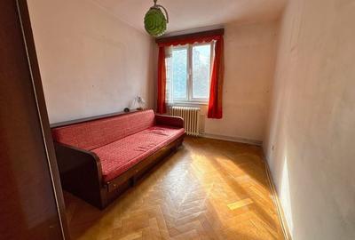 Apartament 3 camere decomandat str. Umbrei 61 mp parter/ etaj 1 - 3