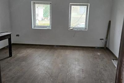 Casă cu 2 camere cu Teren 1600 Mp în Slatina-Nera - 3