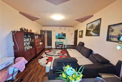 Apartament cu 4 camere semidecomandat în Tractorul - 1