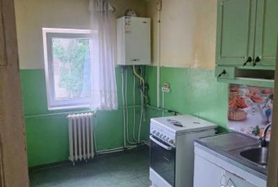 Apartament cu 4 camere decomandat în Dâmbul Rotund