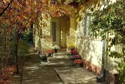 Casă cu 4 camere cu Teren 1000 Mp în Boldești - 4