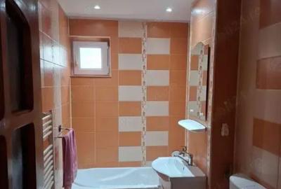 Apartament cu 3 camere decomandat în Central - 2