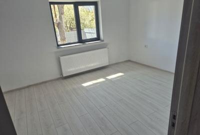 Casă cu 3 camere în Traian - 5
