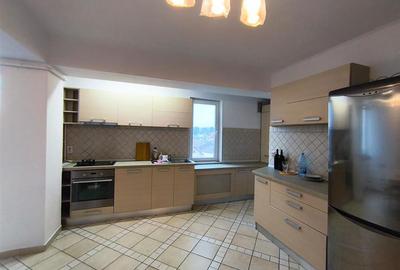 Apartament cu 3 camere decomandat în Semicentral - 7