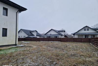 Casă cu 4 camere cu Teren 735 Mp în Miroslava