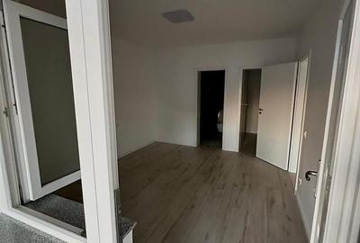 Casă cu 4 camere cu Teren 370 Mp în Sântandrei