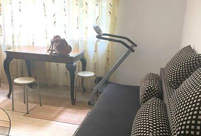 Apartament semidecomandat în Gara de Nord