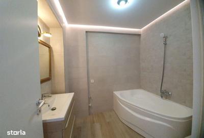 Spațiu comercial, de 80 mp, în Muncii - 4