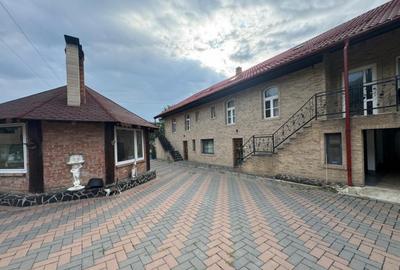 Casă cu 7 camere cu Teren 2500 Mp în Sucevița - 8